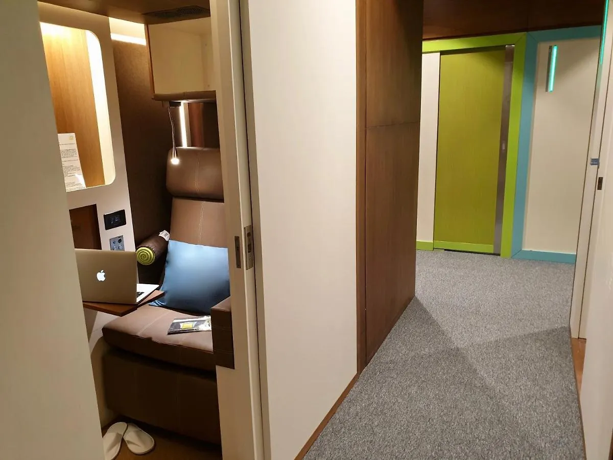 Capsule hotel Sleep 'N Fly Sleep Lounge, C-Gates Terminal 3 - Transit Only Hotel Dubai