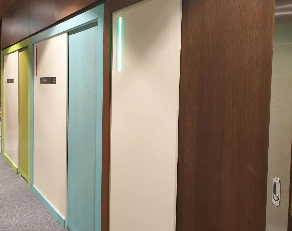 Capsule hotel Sleep 'N Fly Sleep Lounge, C-Gates Terminal 3 - Transit Only Hotel Dubai United Arab Emirates
